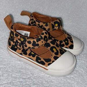 Tom’s cheetah leopard Maryjane T strap sneakers girls toddler size 5